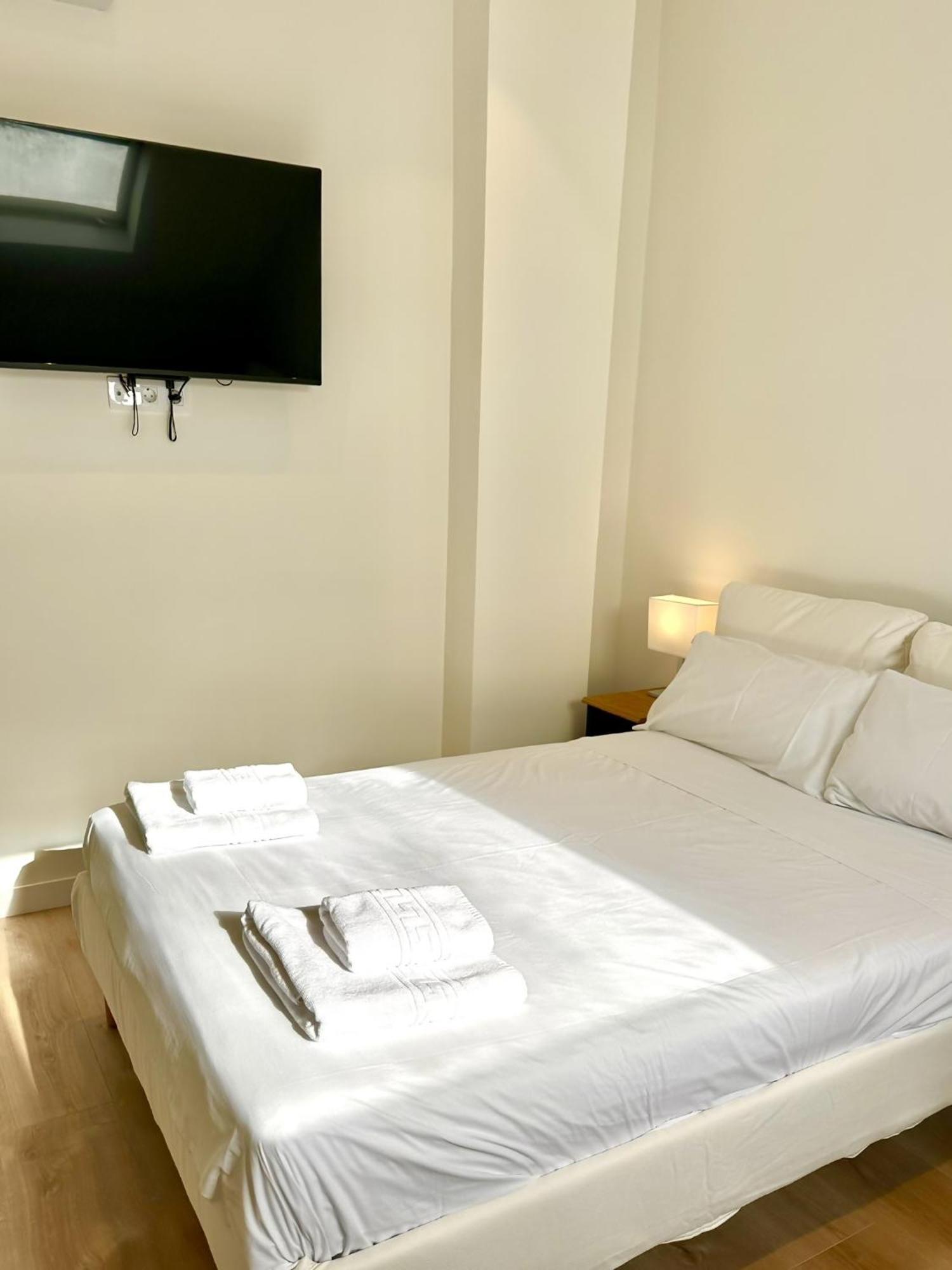 Apartamentos Noviembre Madrid Exteriör bild