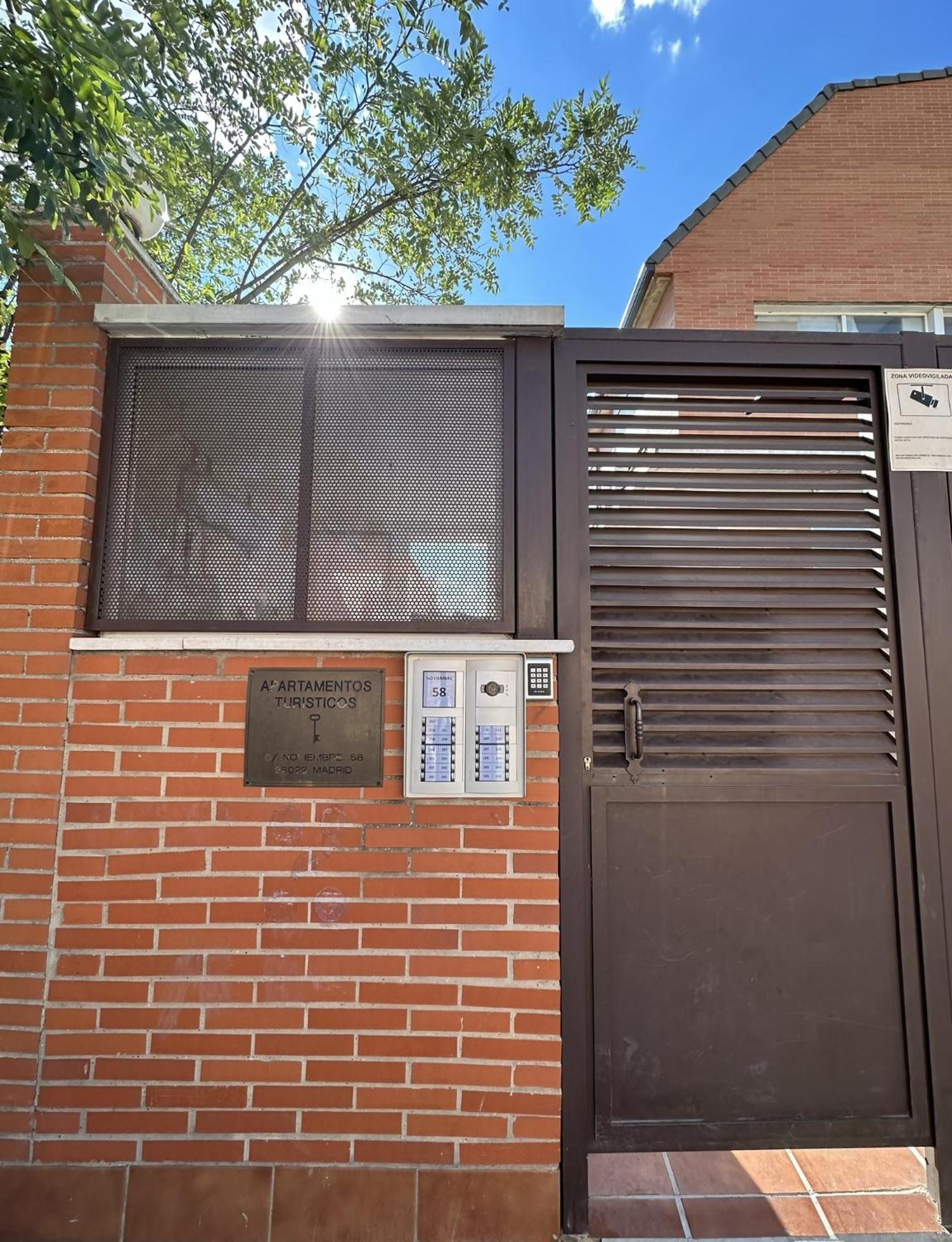 Apartamentos Noviembre Madrid Exteriör bild
